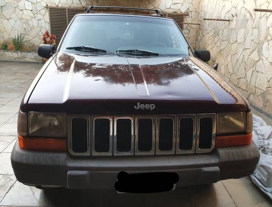 JEEP GRAND CHEROKEE 4.0 LAREDO 4X4 6I 12V GASOLINA 4P AUTOMÁTICO